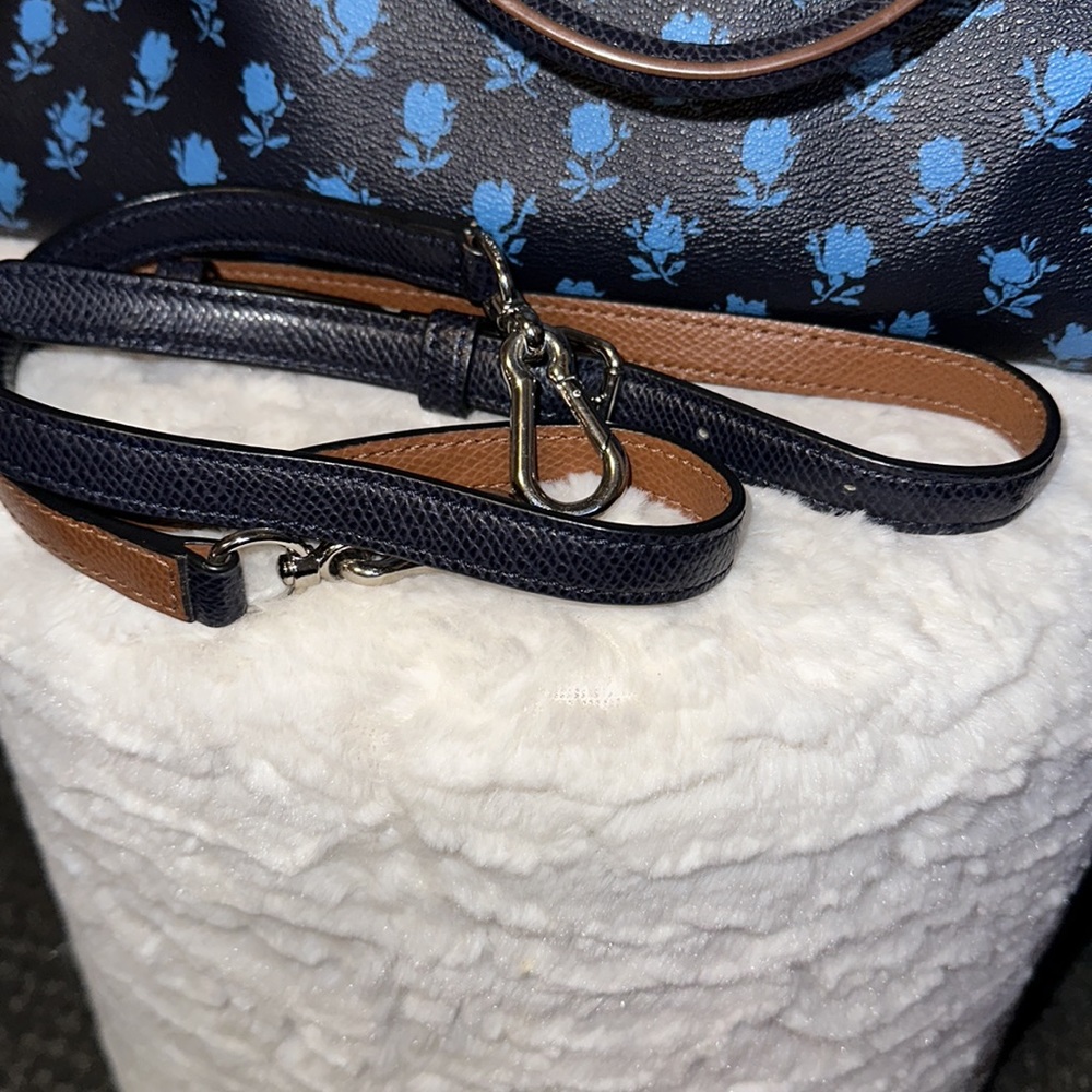 Purse - Picture 3 of 16